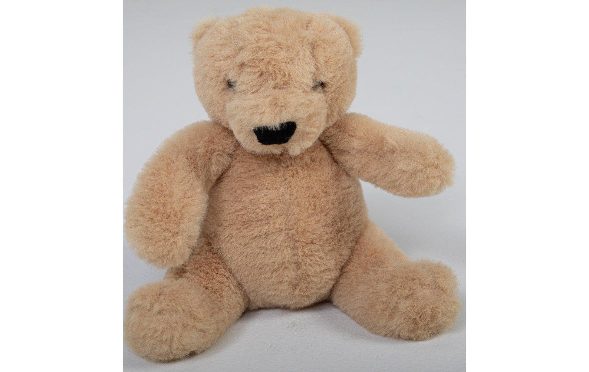 Welcome to our enchanting world of plush stuffed animals and baby lovey blankets! As parents, we understand the importance of providing your little one with the best in comfort, companionship, and joy.